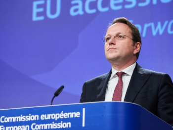 Varhelyi: Mostarci, glasajte